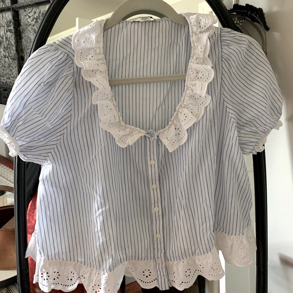 American Eagle cropped blouse